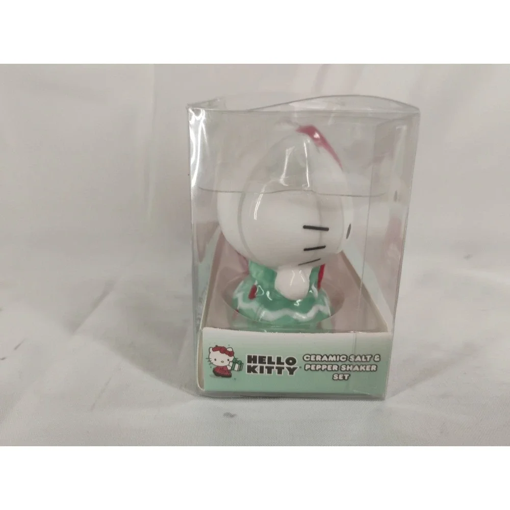 Hello Kitty Christmas Ceramic Salt and‎ Pepper Shakers Sanrio New! Rare 2023